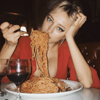 Download carolinevreeland OnlyFans videos and photos for free 

 profile picture