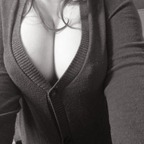 View ellelovestoplay OnlyFans content for free 

 profile picture